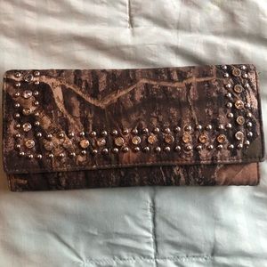 Camo wallet